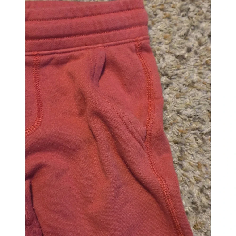 Old Navy Stretch Athletic Shorts Youth Size Small‎ (6-7) Red